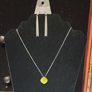 Paparazzi Necklace - You GLOW Girl - Yellow